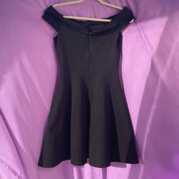 Lulu’s Off the Shoulder Black Mini Dress Size: Medium - Picture 3 of 12
